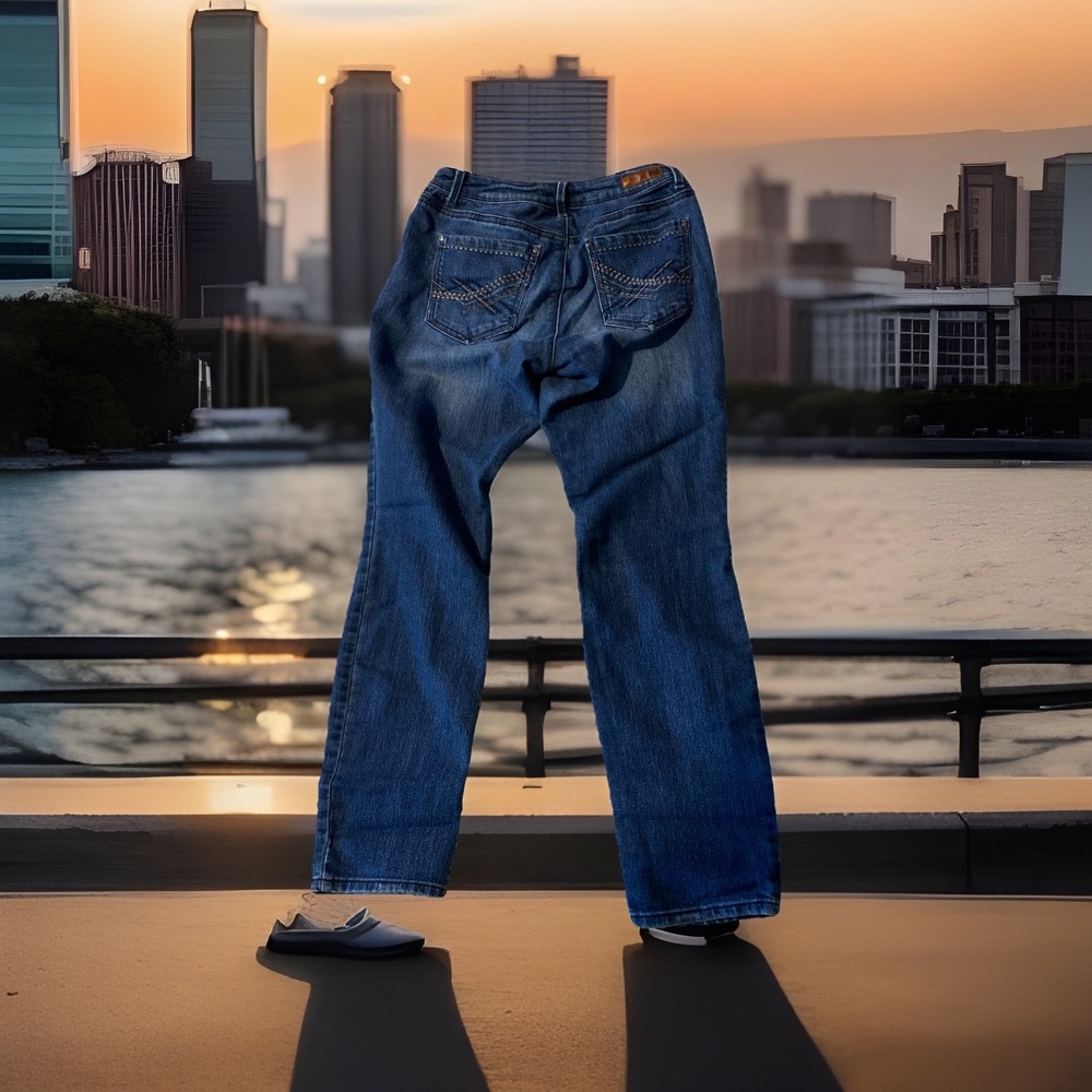 Lei Selena Curvy Skinny Women's Distressed Whiskered Embroidered Jeans‎ Size 7